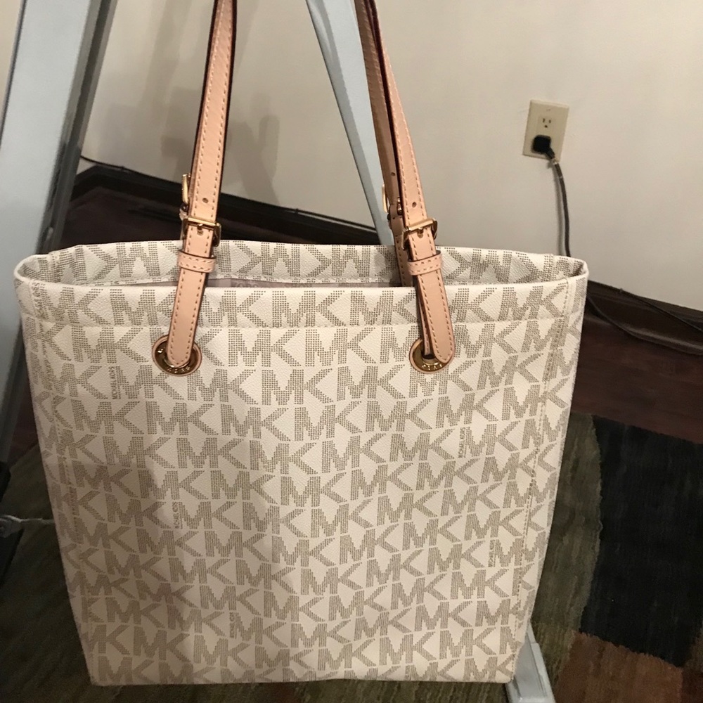 Michael Kors Handbag - Picture 1 of 2
